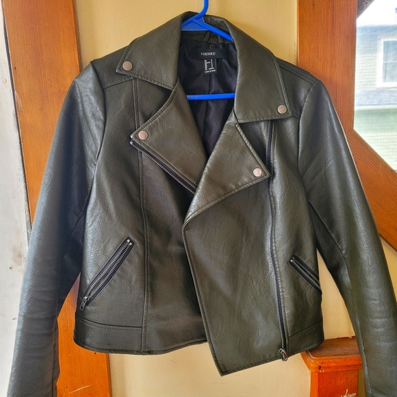 3/30$ FOREVER 21 FAUX GREEN LEATHER MOTO JACKET - MINT CONDITION -SMALL - Picture 1 of 4